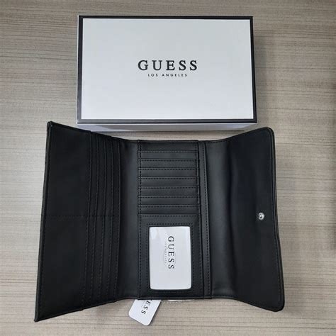 que es una cartera guess